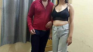 en voinut vastustaa kavereeni tyttöystävän naimista hänen poissa ollessa, hänen tiukka perseensä oli uskomaton