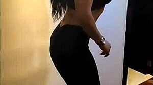 La Potra Aleja Gets Ready for Valentine's with Big Ass Lesbian Fun