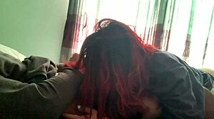 No se da cuenta que la grabo mientras me devora la verga