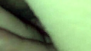 אז, אשת רוסית קיבלה עיסוי חם מחברה צעירה 18+.