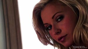 Babes Com - Lena Nicole сияет каждый день