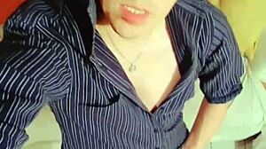 Jalandomela En Camisa Masturbating Big Monster Cock