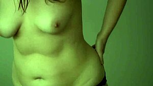 Masszázs leszbikus ausztrál mély ujjazást kap igazi kezelésen