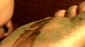 i'm licking these dirty feet all over