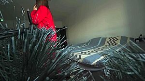 Ongelooflijk! Vrouw bedriegt op oudejaarsavond met man van echtgenoot terwijl hij weg is