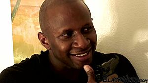 Plavolaska milf dobi močno treščeno z ogromnim 10-palčnim BBC