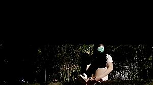 台湾のレディーボーイがストッキングで野外ディルドオナニー