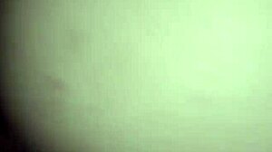 La mujer de mi papa le da lastima que soy feo y despues de la fiesta se mete ami cuarto