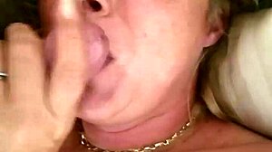 amateur wife gives sloppy blowjob on 20170102