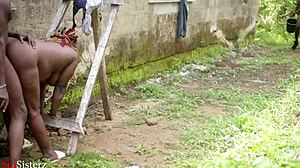 집주인, 세입자가 밖에서 거대한 자지로 박는 거 보고 무시해! 😲