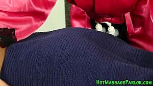 Massagista latina quente dá boquete épico ao cliente