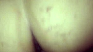 La mujer de mi papa le da lastima que soy feo y despues de la fiesta se mete ami cuarto