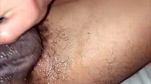 Fisting in seks brez kondoma z amaterskim gejevskim kurcem