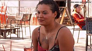 אז איך זוג יכול להפיח חיים במיטה עם סווינגרים ושלישיות אוראליות