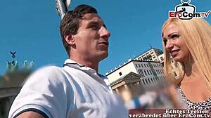 Ehi, guarda questa tedesca maggiorenne scopata appuntamento al buio a Berlino!