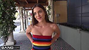 Jessa Blue is moaning on her knees in the stairwell, wow! 😍