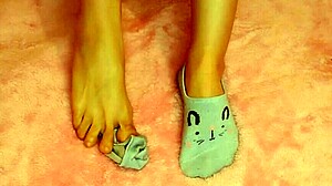 i pamper my latina feet with a rich massage, oops i mean fix