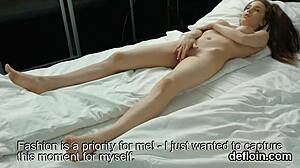 热情小甜心张开湿润小穴等待破处！