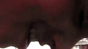 Rozen, dytt ansiktet ditt inn i Nikki Hearts’ våte fitte!