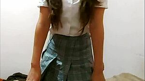 귀여운 여학생 의붓여동생이 집에서 혼자 돈 버는 POV