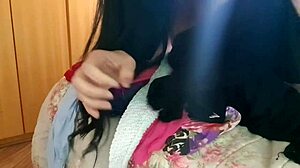 Caliente menina dulce strips off black blouse