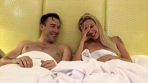 Hé, Geloof Je Dit? Deze Kerel Neukt Zijn Vrouw Haar Zus!