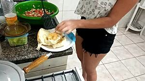 sarah rosa cooks sexy hamburger in cute homemade clip