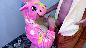 Me Cojo a Una Unicornio Bien Putita y Me La Chupa Hasta Acabarle en las Tetas