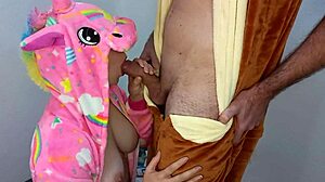 Me Cojo a Una Unicornio Bien Putita y Me La Chupa Hasta Acabarle en las Tetas