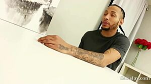 巨乳萨拉·杰弯腰吸骑硬鸡巴换钱穿高跟鞋