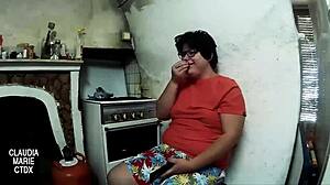 Enciendo La Estufa De La Cocina Con Mi Polla Ardiente