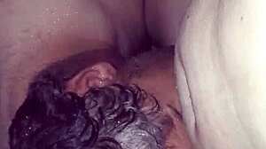 Que chupada gostosa no chuveiro!