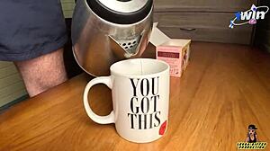 Ruski amater z velikim tičem nabija medicinsko sestro