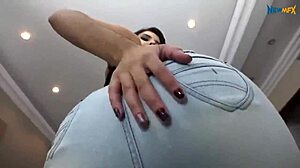 Эй, видел когда-нибудь, как две девки пукают в джинсах вот так?