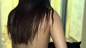 Каролина Грей и Стейси Старандо крадут алмаз в жестком экшене