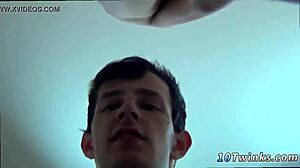 E aí, veja esses garotos gays novinhos em ação bareback!