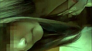 日本人アマチュア妻が蒸し暑い若い18+恋人とこっそり不倫