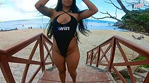 primeira mamada do ano - estranho na praia