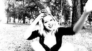 chica sexy gets wild with her friend in hot assfucking