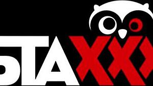 Ruskeaverikkö milf houkuttelee nuorta 18+ poikaa rennosti