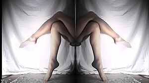 Hey, Have You Seen This Nylon Pantyhose Weirdness On Legs? 😕