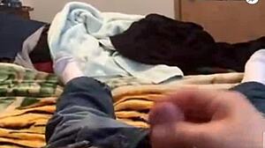 Travesti Ayudando A Amiguito A Que Bote Su Lechita