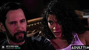 Tommy Pistol falder for Victoria Voxxx’s vilde fisse dykning tricks!