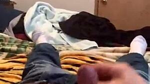 Travesti Ayudando A Amiguito A Que Bote Su Lechita