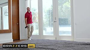 Adam, Britney Amber ve Keiran Lee Brazzers'ta sert ön sayfa aksiyonunda siker