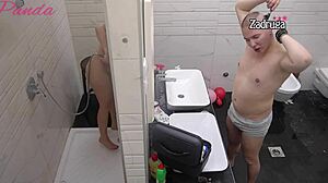 Мая Маринкович напълно гола в душ сцената на Задруга Сърбия