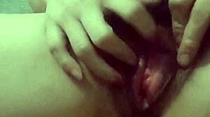 Watch me use toys on my pussy.