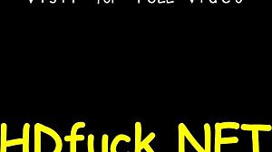 Troietta giovane desidera una scopata hardcore per la sua figa stretta.