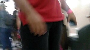 I found this irresistible prostitute with a big ass in leggings, what a catch!