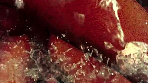 Винтаге табу сцена са длакавом пичком и догги стил акцијом напољу